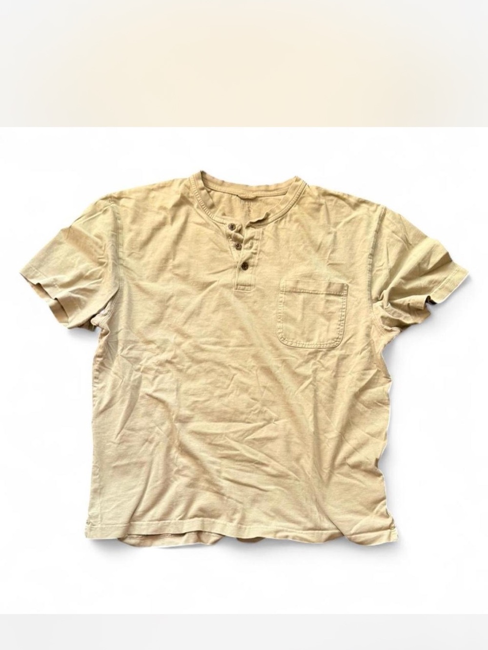 Men's Short-Sleeve Henley Pocket T-Shirt in Tan
